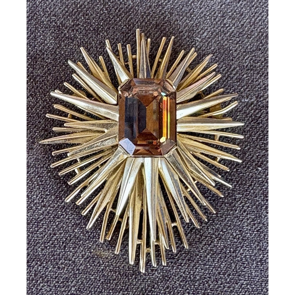 Vintage Trifari Gold Tone Sunburst Brooch Starburst Pyramid 1960s Cabichon - Picture 1 of 5